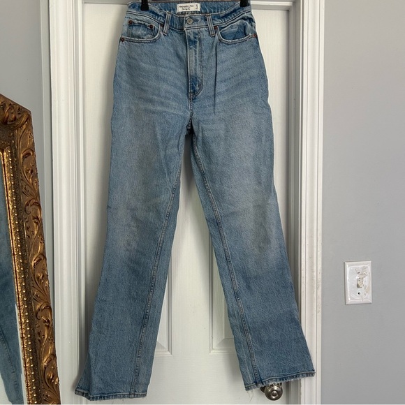 Abercrombie & Fitch 90’s Straight Ultra High Rise Split Hem Jean Curve Love - Picture 3 of 6